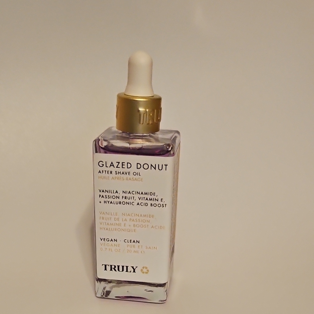 TRULY Glazed Donut After Shave Oil with Gold Cap